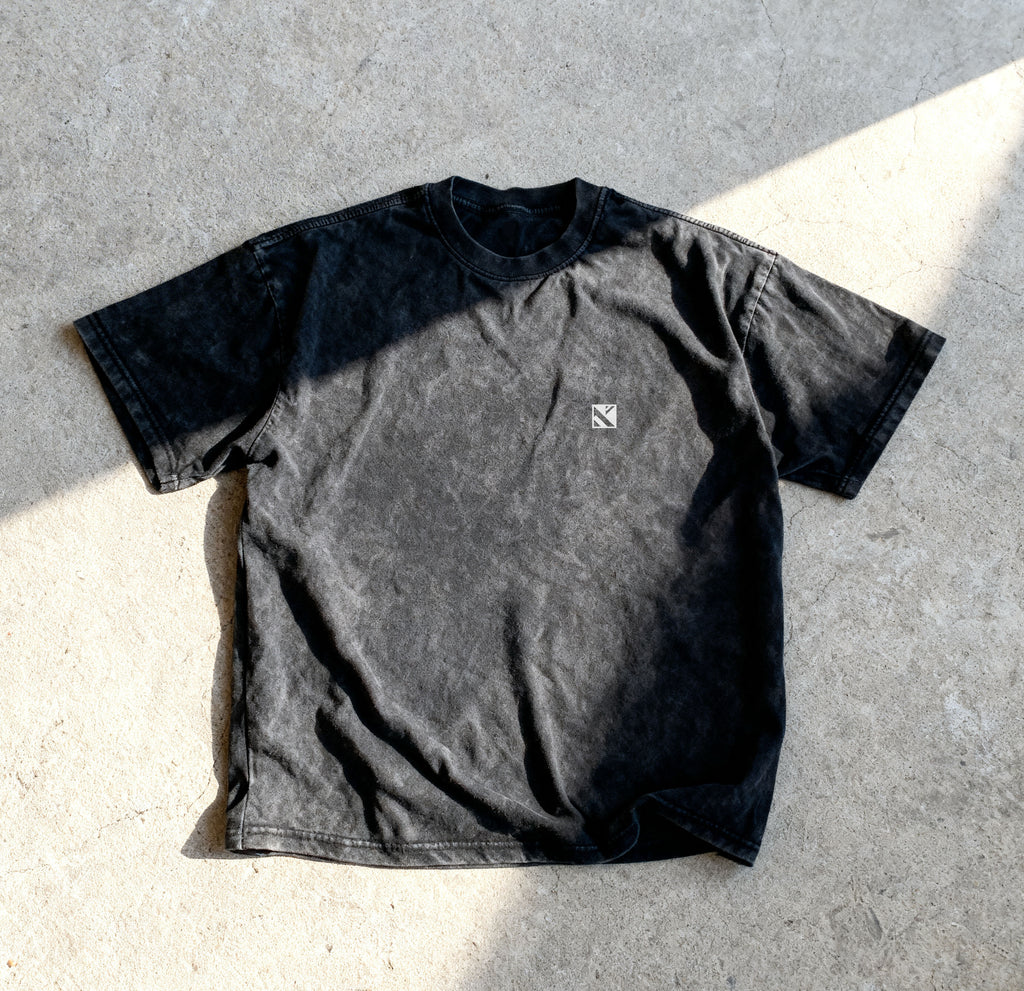 KIZUSENI TOJI BLACK WASHED TSHIRT